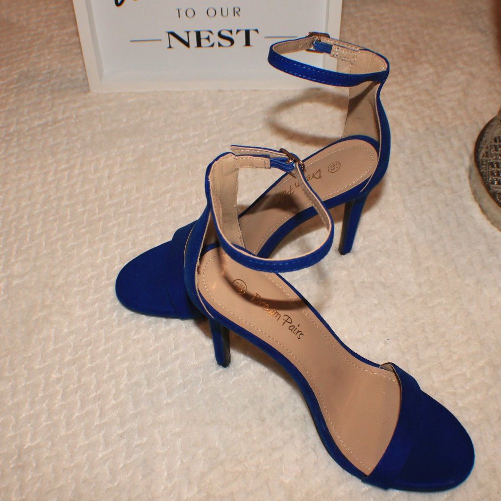 STUNNING Royal Blue Heels